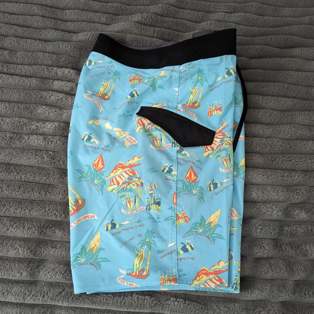 Volcom Mod-Tech Hawaii 31 - Picture 2 of 10